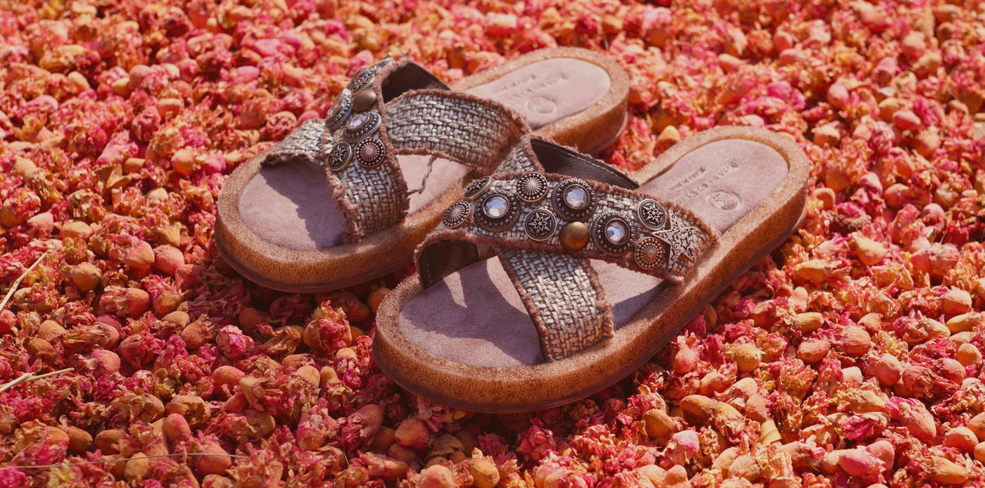 KARMA OF CHARME SANDALS